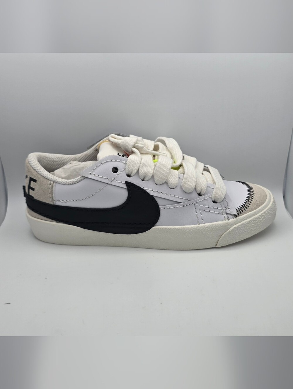 Nike Women's Blazer Low '77 Jumbo Sneaker